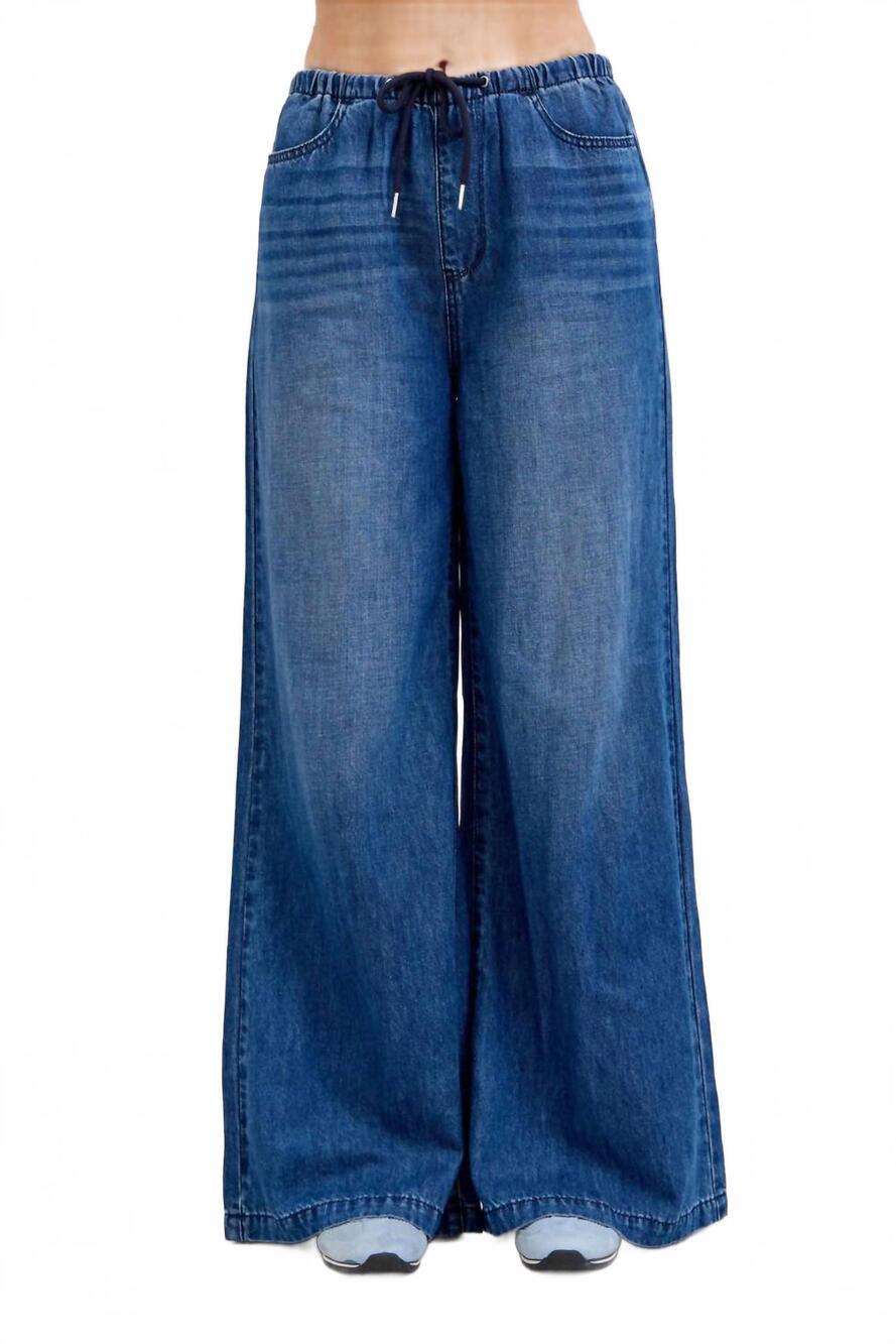NEW JUDY BLUE featherweight palazzo wide leg jeans in medium wash